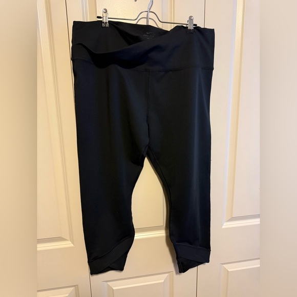 Nike Dri-Fit Yoga Pants - Picture 1 of 2